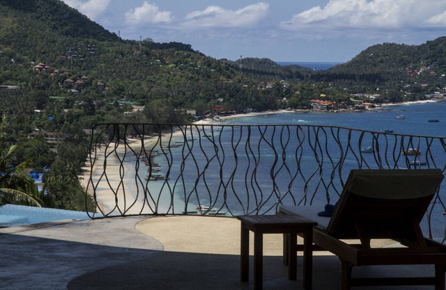 Stunning, Exotic Three Bedroom, With Huge, Private Infinity Edge Swimming Pool!