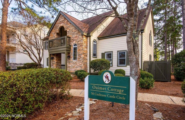 Stunning Golf Views on Pinehurst National No. 9. A Luxurious Retreat Awaits.