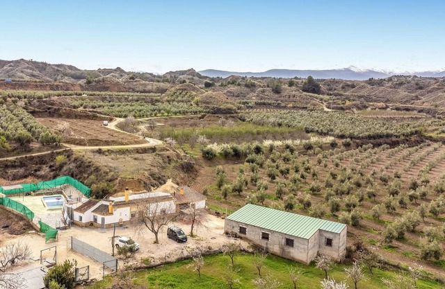 Stunning home in Cortes y Graena