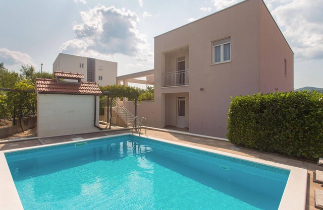 Stunning home in Dugopolje