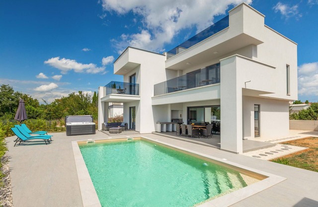 Stunning home in Galizana