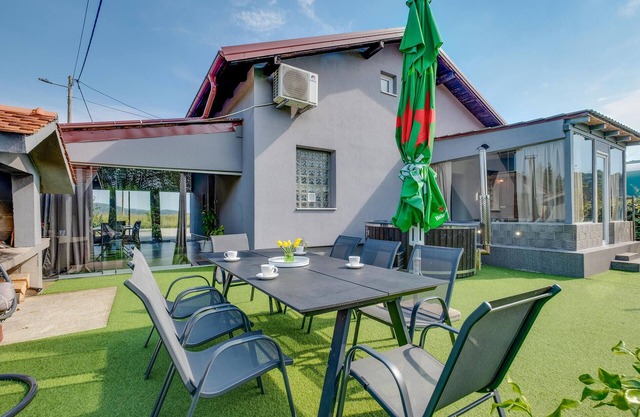 Stunning home in Ladvenjak with sauna