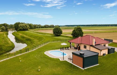 Stunning Home In Pitomaca With Wifi