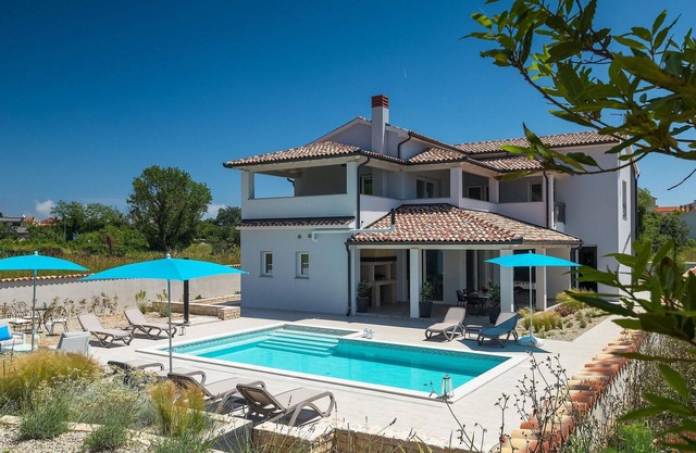 Stunning home in Pula