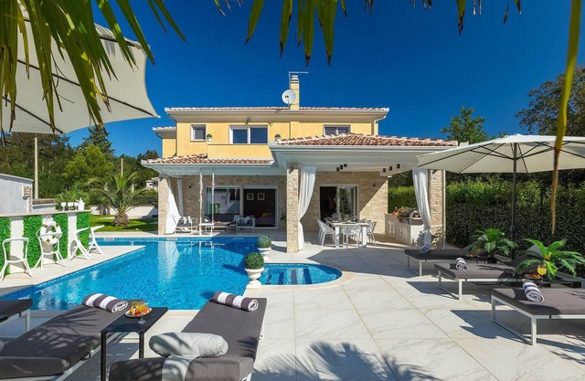 Stunning home in Umag