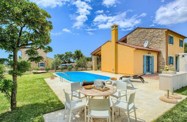 Stunning home in Umag