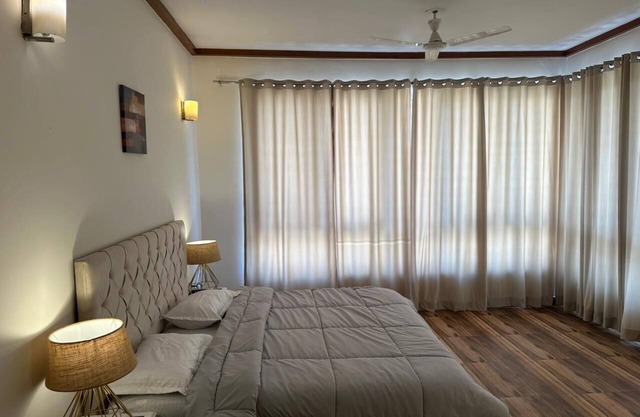 Stunning Modern Spacious Two Bedroom Apartment with Breathtaking Golf Viewnn