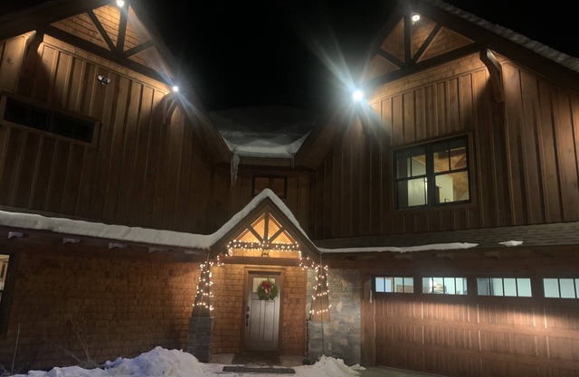 Stunning Mountaintop Retreat with High End Amenities and Four Fireplaces