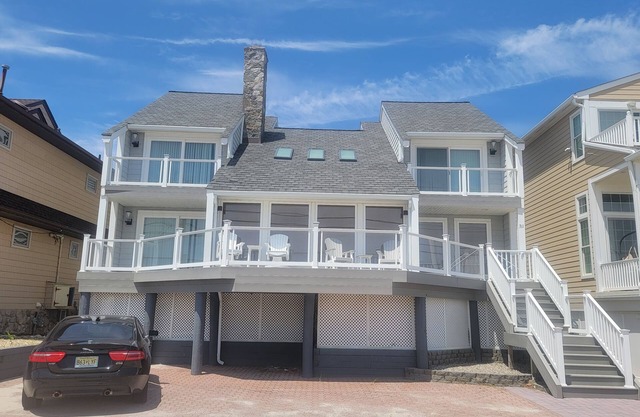 Stunning Ocean Front w/views to die for and a pool!
