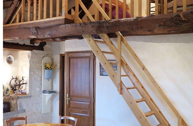 Stunning private villa for 4 people with TV, terrace and pets allowed