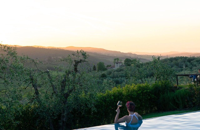 Stunning private villa for 21 guests with private pool, WIFI, A/C and TV