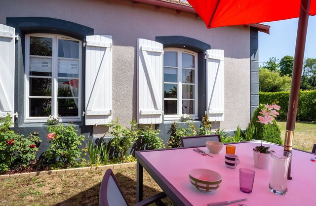 Stunning private villa for 4 people with TV and terrace