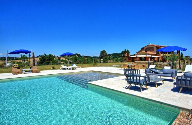 Stunning private villa for 10 guests with private pool, A/C, hot tub, WIFI, patio and panoramic .