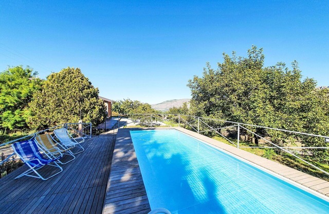 Stunning private villa for 6 guests with WIFI, A/C, private pool, TV, terrace and pets allowed