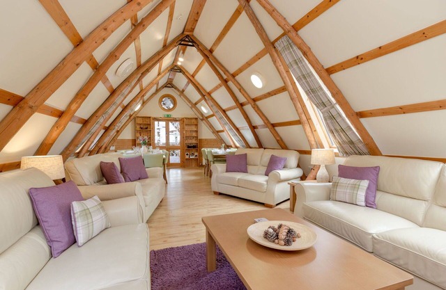 Stunning private villa for 16 people with WIFI, TV, patio, pets allowed and panoramic view