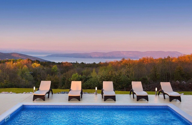 Stunning private villa with A/C, WIFI, private pool, TV, terrace, panoramic view and parking