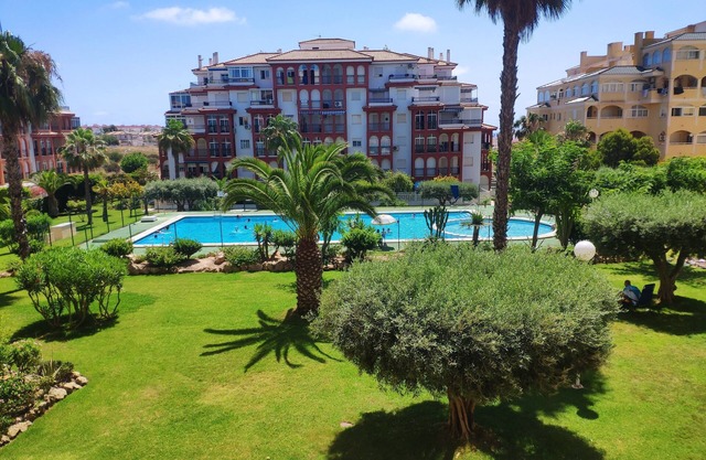 Stunning Sea views, swimming pool in tropical garden, close to the sea, parking
