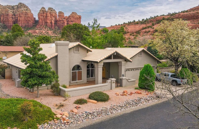 Stunning Sedona Views: Spa, Firepit & Stargazing