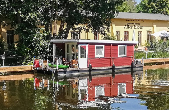 Stunning ship in Havelsee OT Kützkow