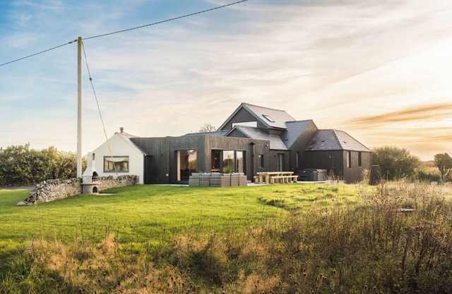 Stunning six-bedroom property for up to 14 guests