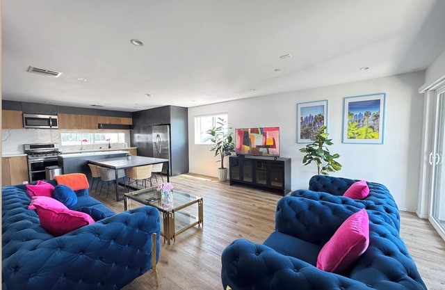 Stunning Townhome with 6 Beds, 4 Baths, Hollywood Sign Views, Parking & Terrace
