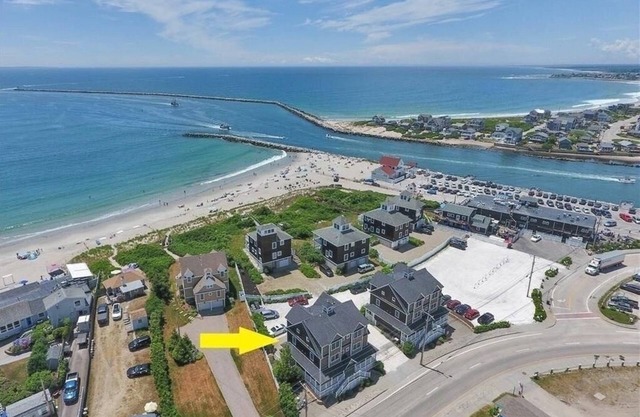 Stunning Townhouse Condo with Ocean Views and Private Beach Access