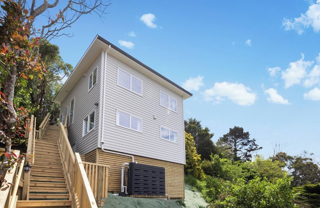 Stunning view, privacy, close to ferry & brand-new