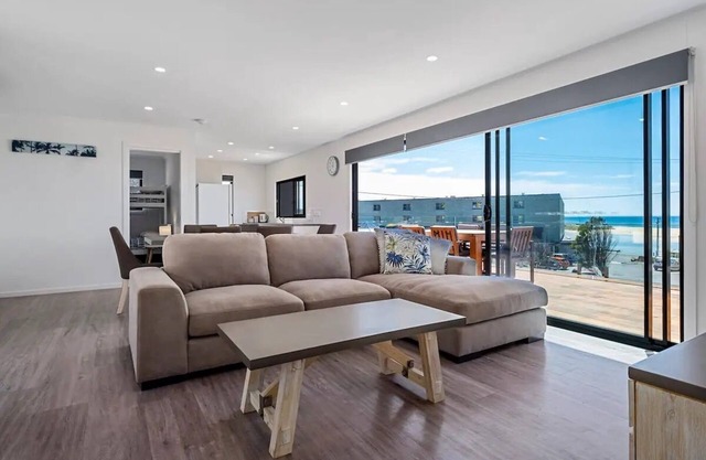 Stunning Views - Scamander Lifestyle!