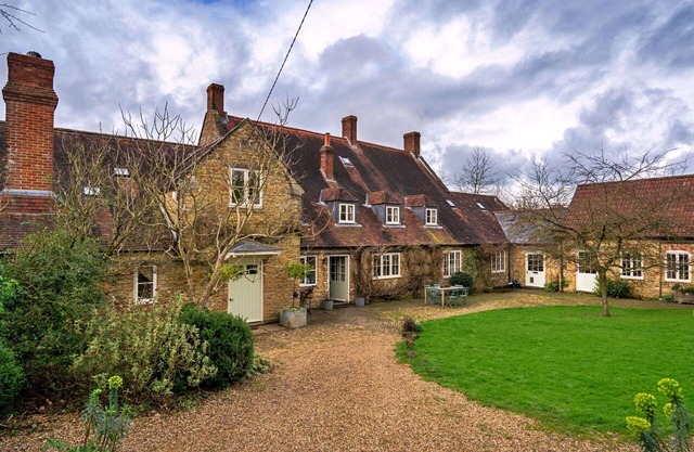 Stunning villa for 16 guests with WIFI, terrace and pets allowed