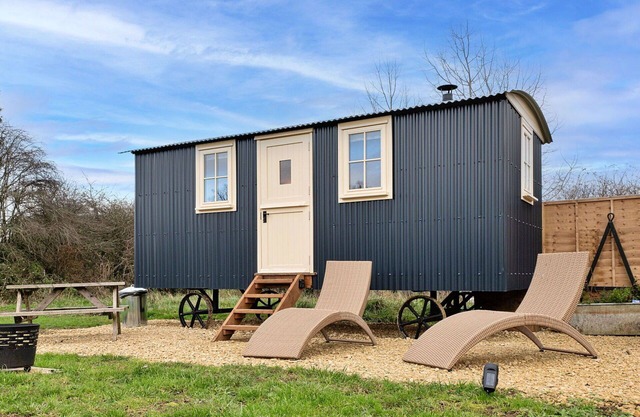 Stunning villa for 2 guests with WIFI and pets allowed