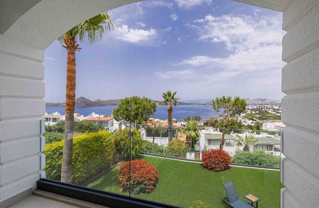 Stunning Villa with Private Pool and Luxuriest Views