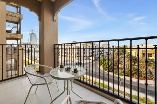 Stylish 1BR with Balcony and Burj AlArab View