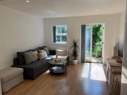 Stylish 2-Bed house near Oxford City Centre