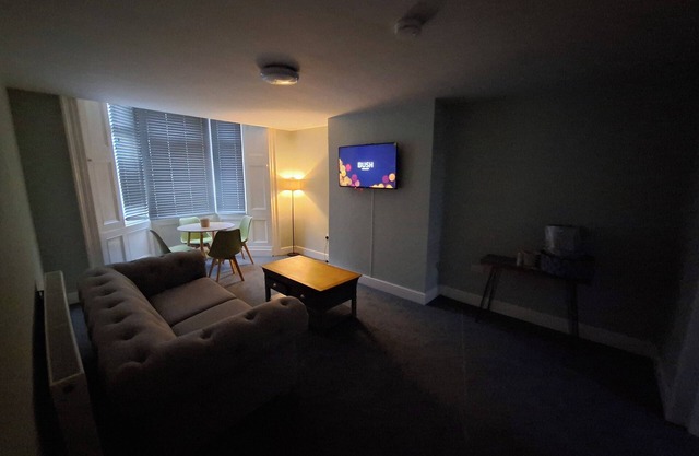 Stylish 4-Bed with Sauna/Jacuzzi City Centre Location near Stadium of Light