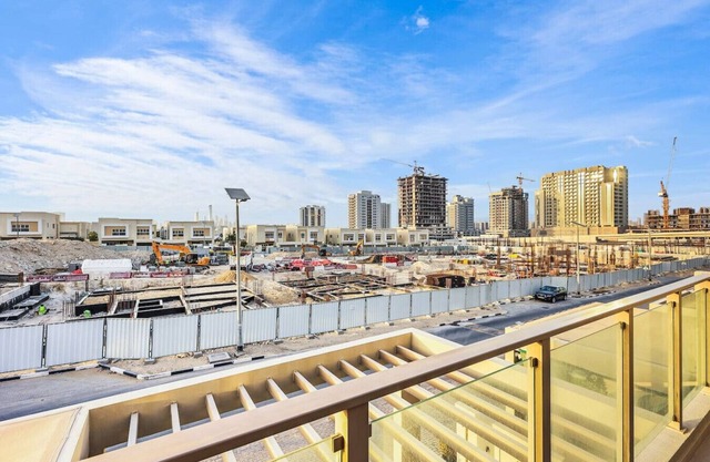 Stylish 4BR Family Villa – Easy Access to Dubai Marina & Expo City