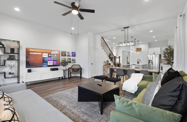 Stylish 4BR Home Close to Downtown + Free Parking