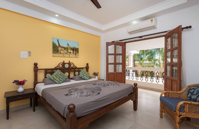 Stylish 6-Bedroom Villa w/Pool & Seahorse Shower, 2 Min from Calangute Beach 🏖️
