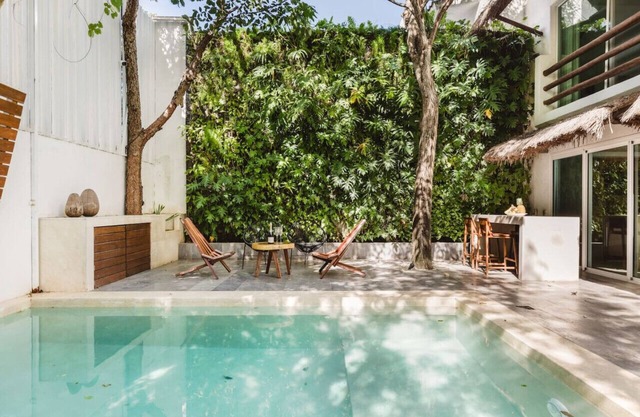 Stylish Cancún Villa · Rooftop & Pool Oasis