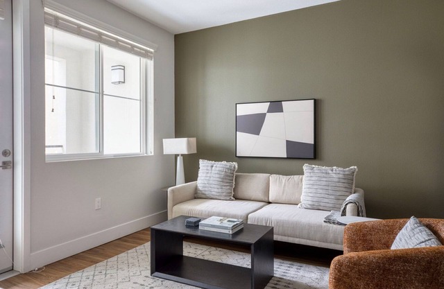 Stylish Carmel Valley 1BR w/Spa & Gym, walk to Groceries, by Blueground