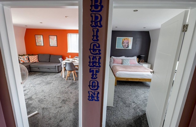 Stylish Central Lanes Apartment | Pass The Keys