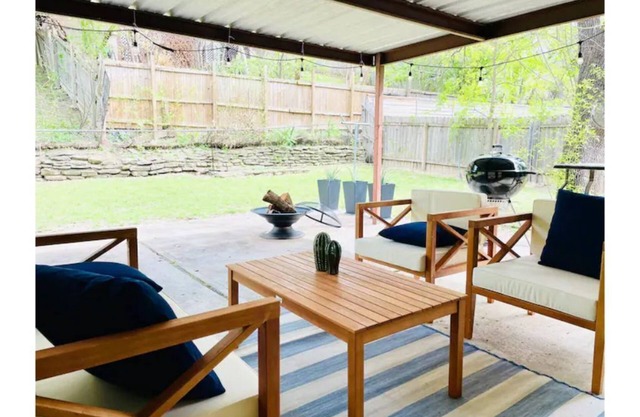 Stylish Chic Mueller home with private patio