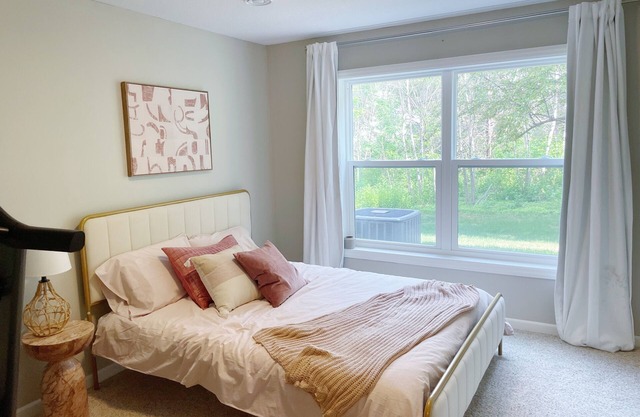 Stylish, Lux, Newly Renovated Private Entire Level w/outdoor spacen