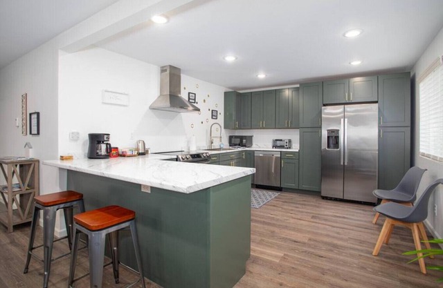 Stylish Modern and Convenient Suite with All The Amenities