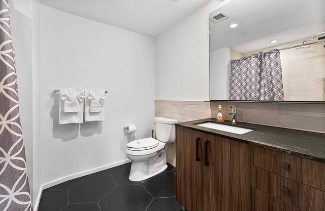 Stylish Retreat in Boston 3BR 2BA, W&d in unitn