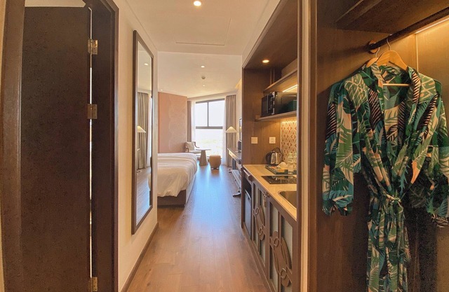 Stylish Seaview Condo in Mui Ne – 1BR, Walk to Beach, Pool Access - Apec Mui Ne