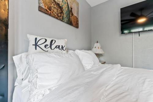 Stylish Studio Suite Near Downtown