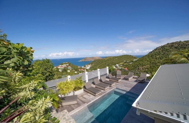 Stylish Villa LENALEE with Waterfall Pool and Gym