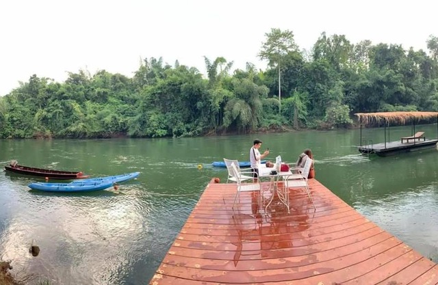 Suan Ruen Rom view raft