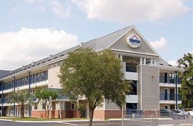 Suburban Studios Lakeland North I-4