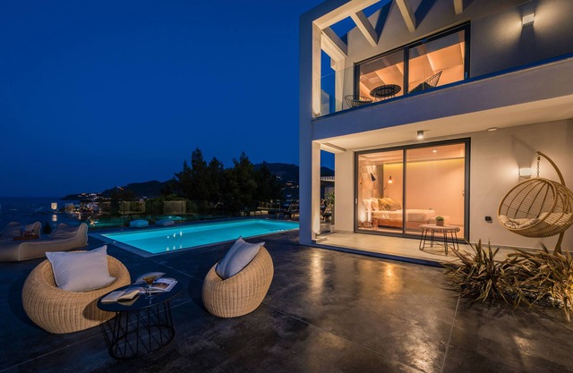 Sueño LUXURY VILLA 180 Iconic Sea View